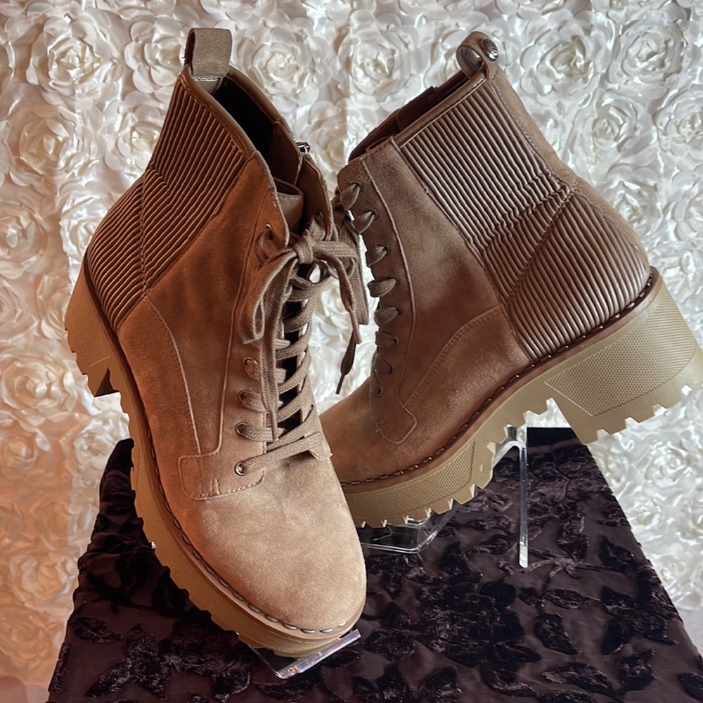 Vince Camuto Combat Boots VC Movelly Sz8.5